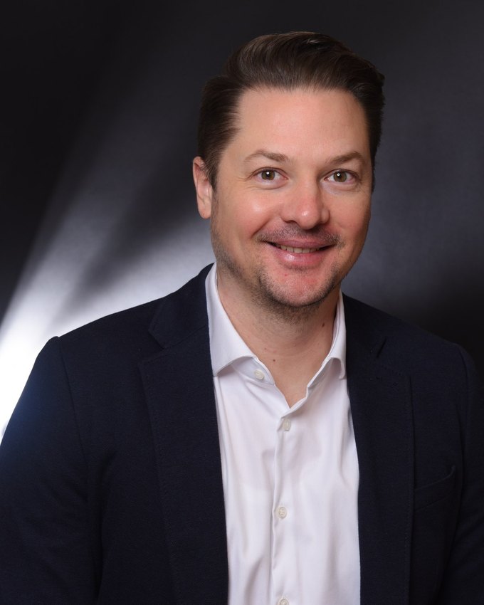 Dr. Albert Koop